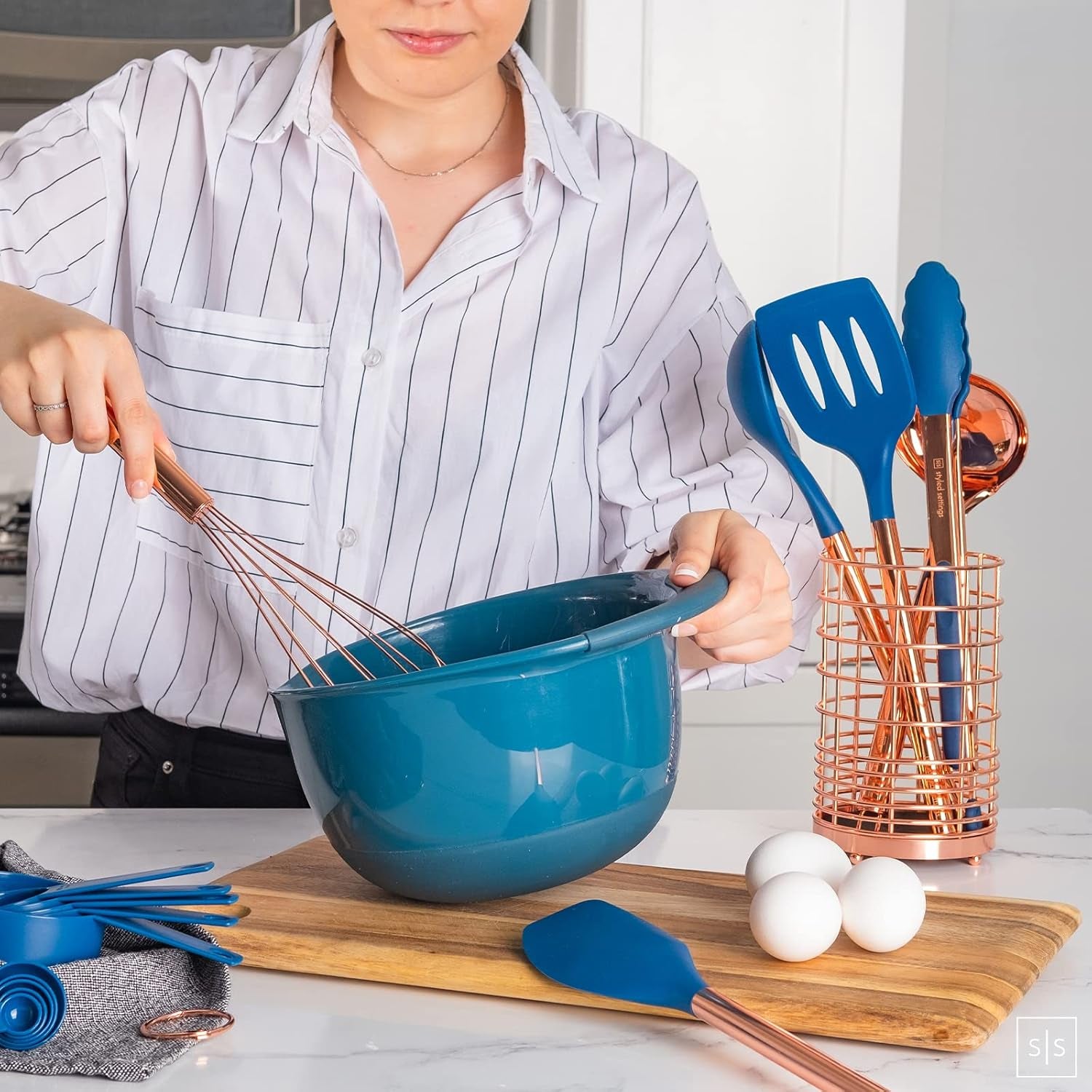 17-Piece Copper and Blue Silicone Cooking Utensils Set with Copper Holder and Measuring Cups and Spoons